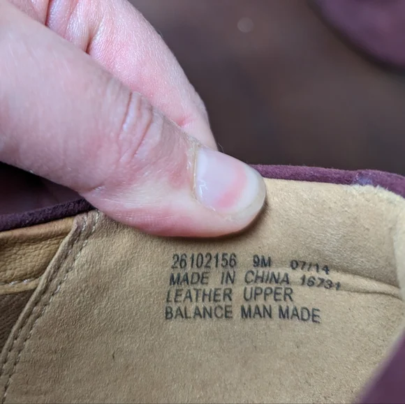 Clarks Artisan Woman's 9M Wine Burgandy Suede Artisan Wedge Shoes Side Zip - Picture 6 of 7